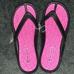 NEW tek gear water sandals